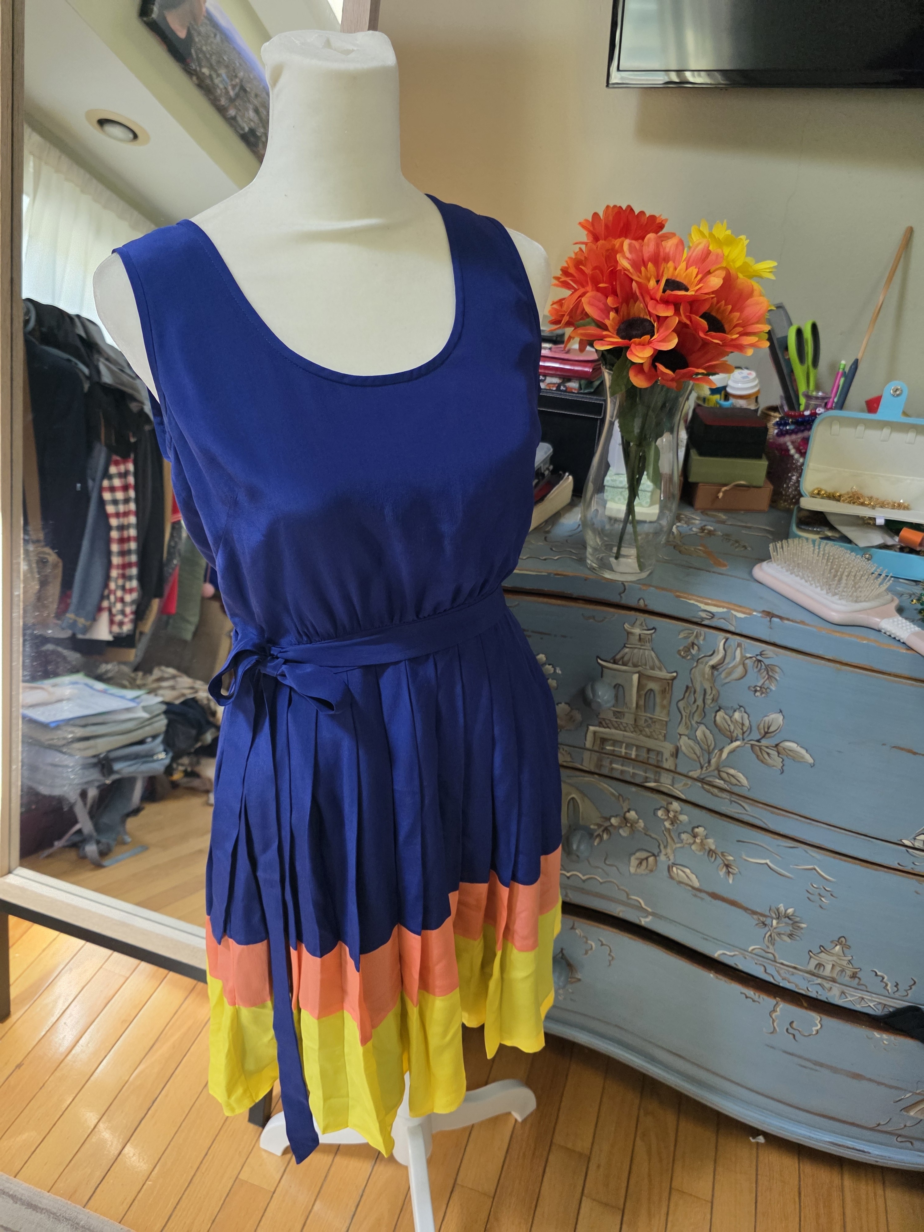 Shoshanna Royal Blue Sleeveless Pleated Mini With Coral And Yellow Hem Size 2